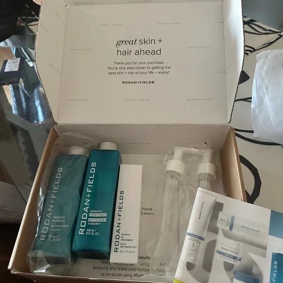 Rodan + Fields Smooth shampoo, conditioner and defrizz oil treatment - Picture 1 of 2